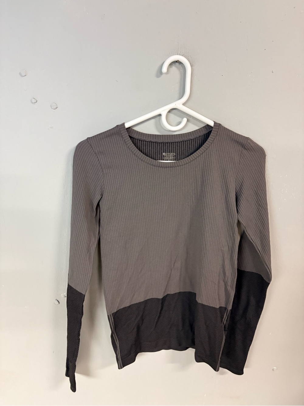 Athleta Women’s Gray Long Sleeve Ribbed Top with Dark Gray Accents